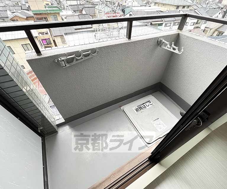 バルコニー　広々バルコニー