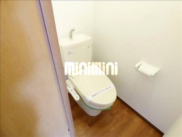 トイレ　シャワー付きトイレです