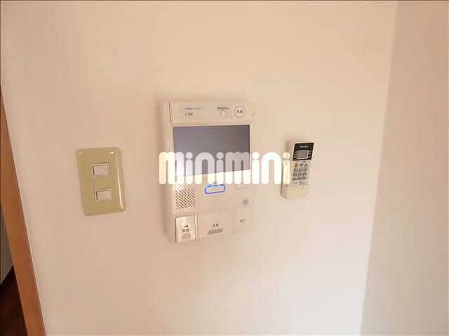 セキュリティ　オートロックＴＶ付きインターホンついています