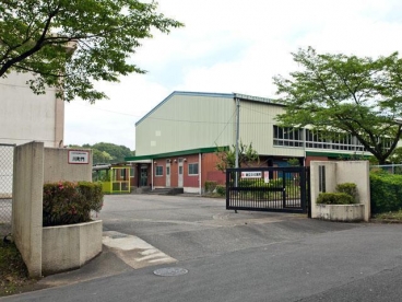 中学校　八王子市立城山中学校（中学校）まで440m