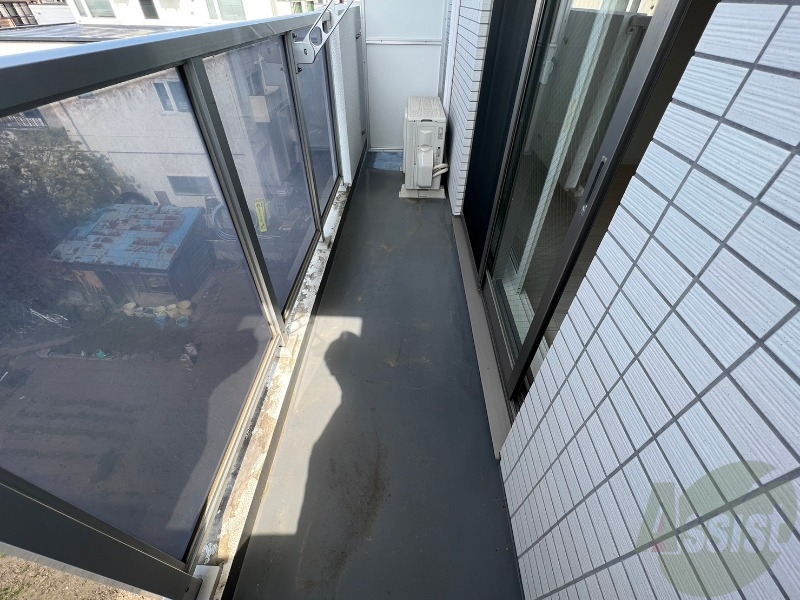 バルコニー　バルコニーが広くプチガーデニングも出来そうですね～。