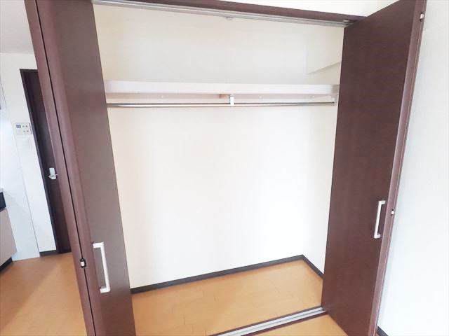 収納　クローゼットタイプの大きな収納付き