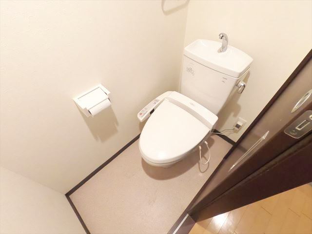 トイレ　ウォシュレット付きの綺麗なトイレです