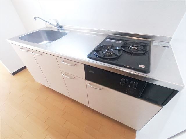 キッチン　お料理のし易いガスコンロ付きの広いキッチン