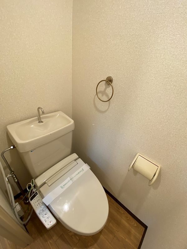 トイレ　※同タイプの他のお部屋です