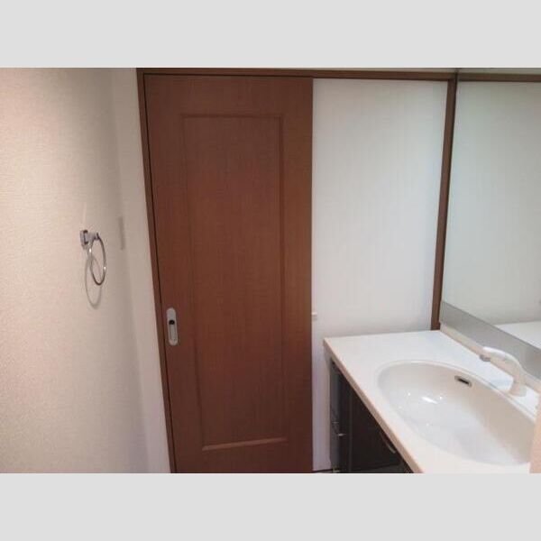 洗面設備　独立洗面台付き！