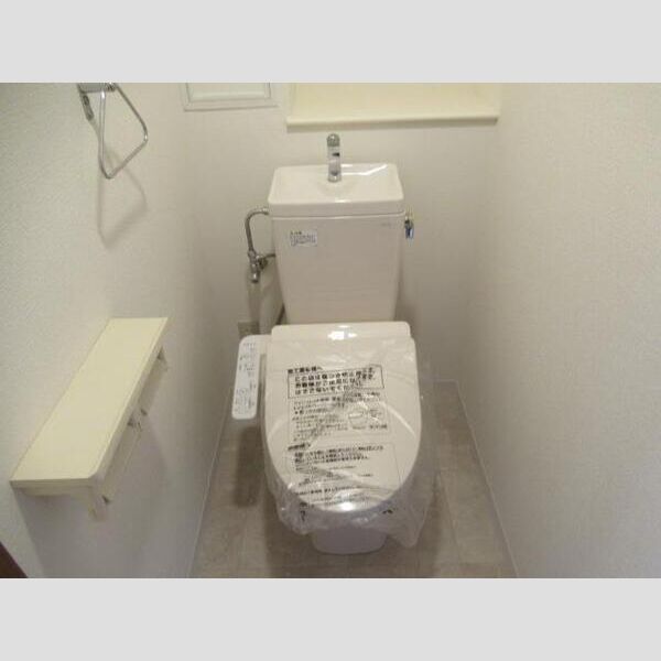 トイレ　ウォシュレット付きのトイレです♪