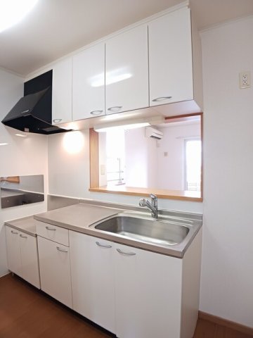 キッチン　コンパクトなキッチンで掃除もラクラク