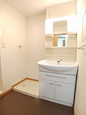 洗面設備　使いやすい洗面所です