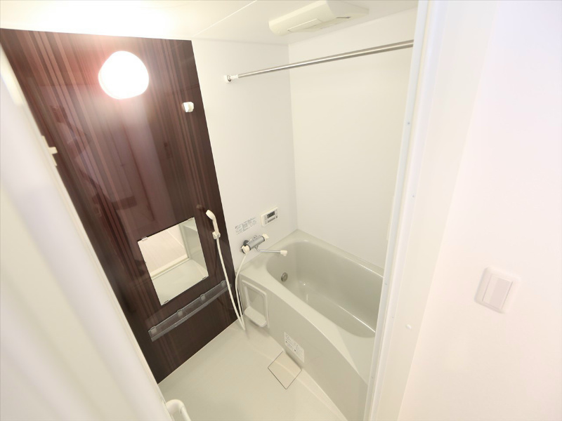 バス・シャワールーム　浴室暖房乾燥機付　追い焚き付お風呂