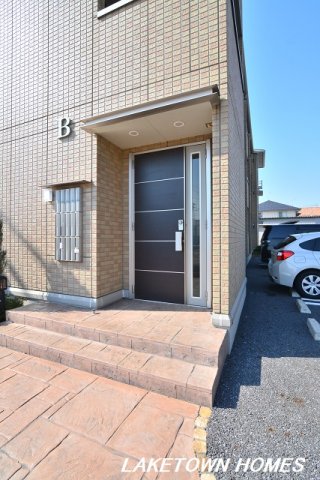 エントランス　オートロック付のエントランスです。