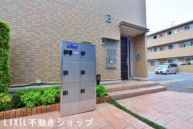 その他共有部分　あると便利な宅配ボックスがあります。