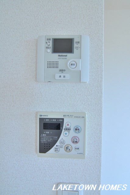 セキュリティ　来訪者の確認が出来るモニター付インターホンです。