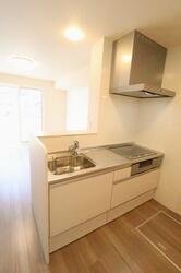 キッチン　IHの三口コンロ