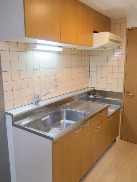 キッチン　人気で使用しやすい独立型キッチン採用です♪