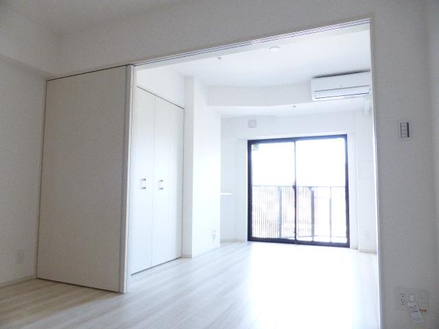 居室・リビング　※別部屋参考写真