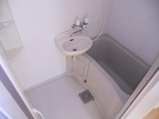 バス・シャワールーム　※別部屋参考写真