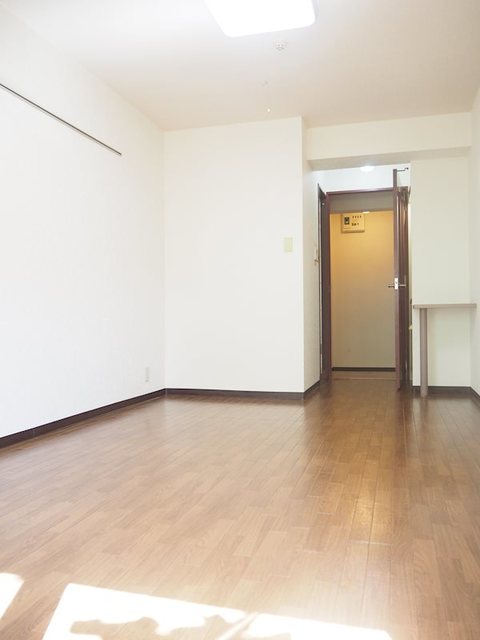 居室・リビング　室内