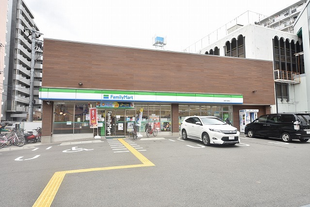 コンビニ　ファミリーマート　今福東一丁目（コンビニ）まで333m
