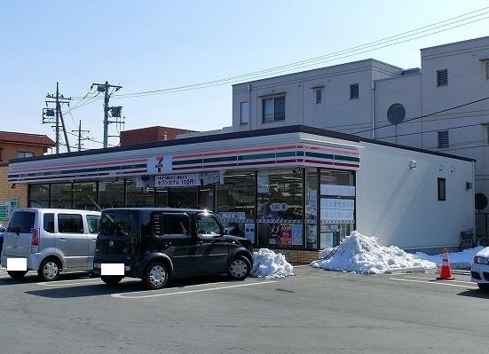 コンビニ　セブンイレブン文京町店（コンビニ）まで800m