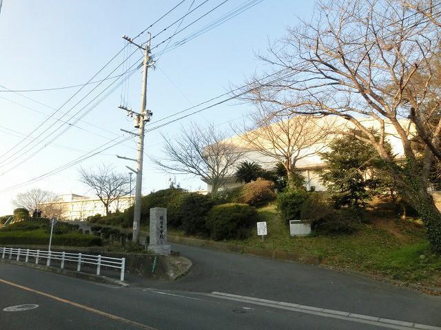 中学校　岡垣町立岡垣中学校（中学校）まで1650m