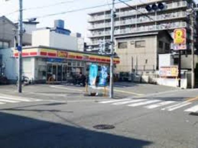 コンビニ　デイリーヤマザキ千船駅前店（コンビニ）まで303m