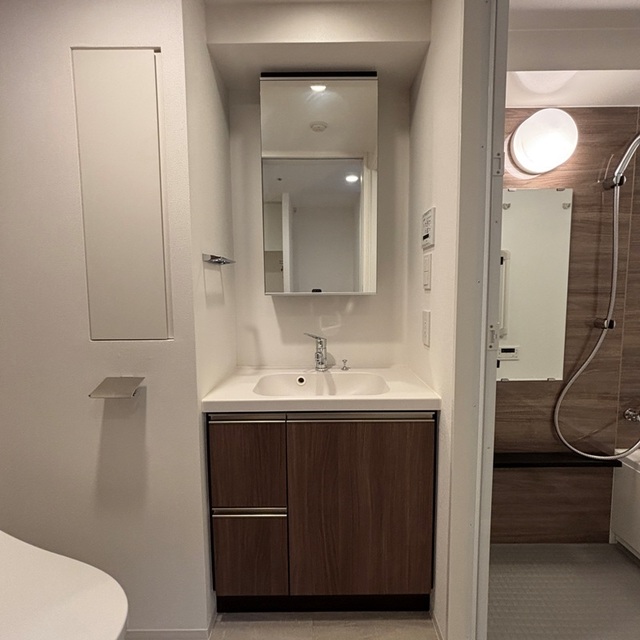 洗面設備　※写真は同タイプ住戸です。