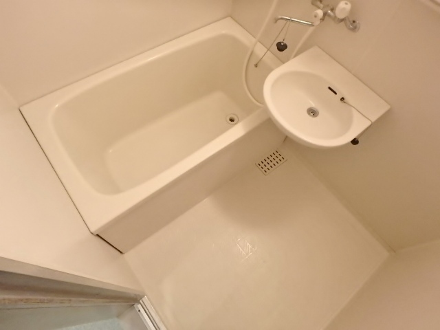 洗面設備　別号室参考写真（リフォーム前）