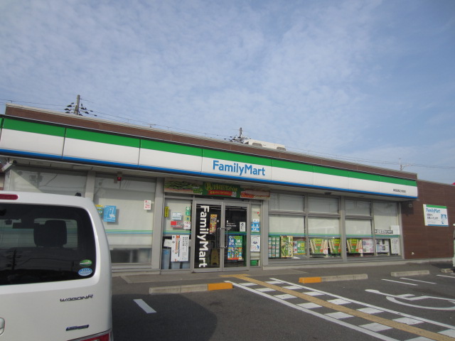 コンビニ　ファミリーマート 岸和田西之内町店（コンビニ）まで124m