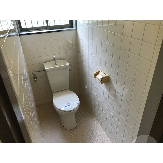 トイレ　窓のあるトイレ