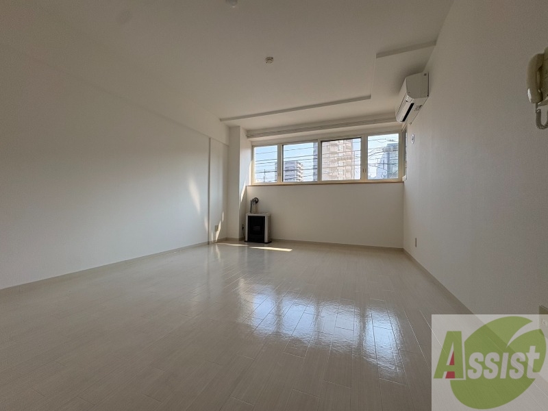 居室・リビング　広くてキレイなお部屋が広がっていて、充実した生活が送れそう。