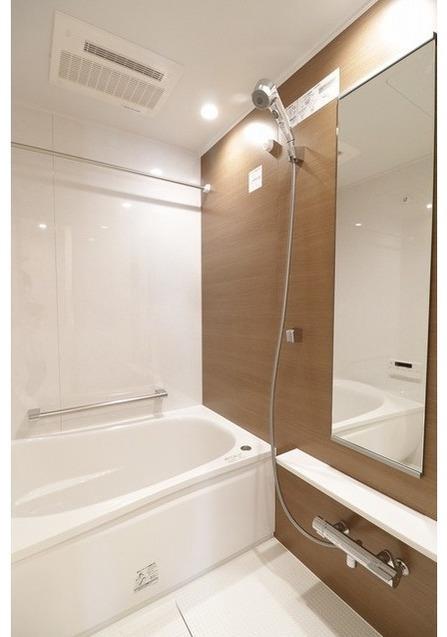 バス・シャワールーム　ご家族や長時間入浴に便利な追い炊き機能付きです♪