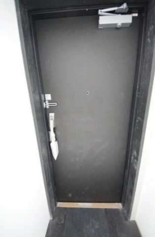 玄関　COCOFLAT西荻窪