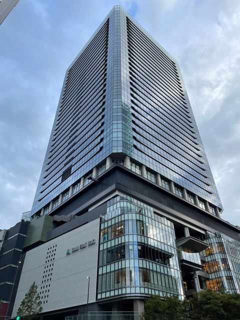 ショッピングセンター　グランフロント大阪（ショッピングセンター）まで450m