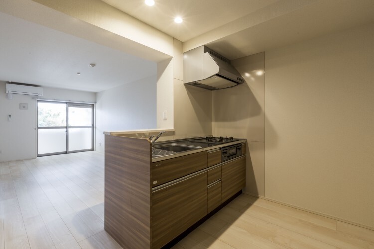 キッチン　周りを見渡しながら調理のできるカウンターキッチンです♪