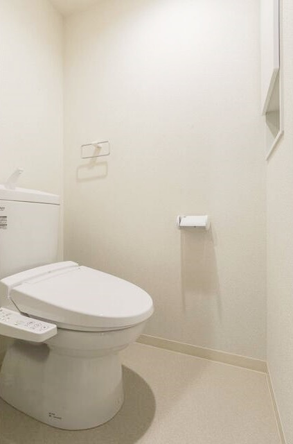 トイレ　嬉しい温水洗浄便座♪