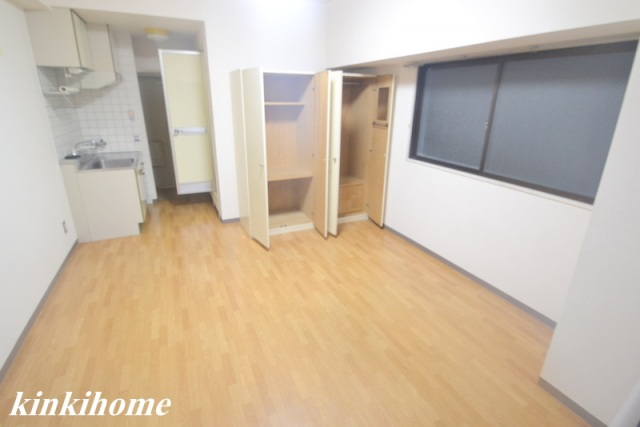 居室・リビング　写真は別のお部屋のものでございます