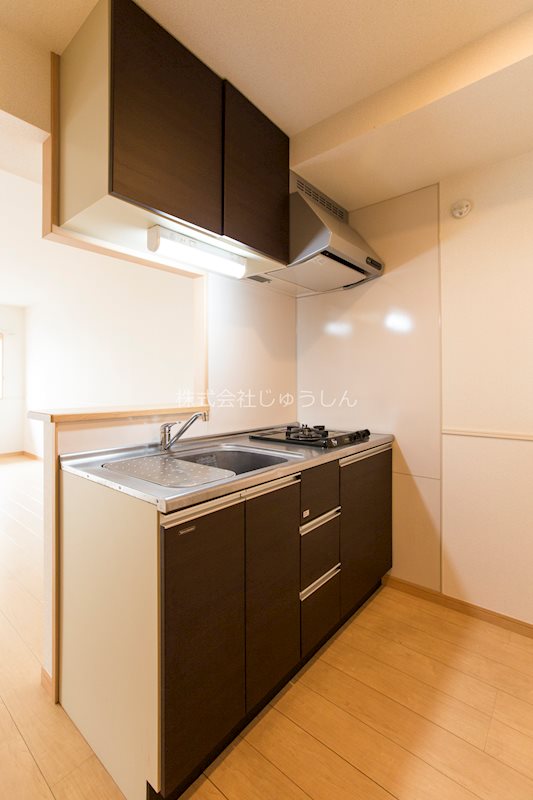 キッチン　同仕様反転写真