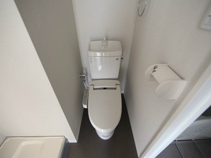 トイレ　温水洗浄暖房便座付トイレ