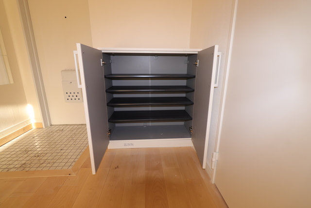 玄関　下駄箱付なので、玄関はいつでもスッキリ片付きますね☆