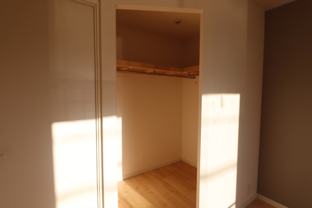 収納　奥行のあるウォークインクローゼットならお荷物多い方でも安心☆