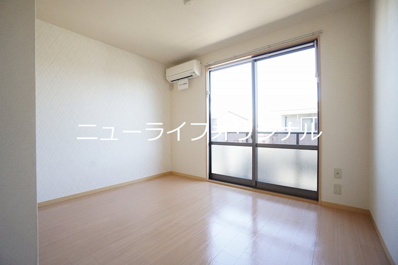 居室・リビング　快適な暮らしに必要なエアコン1基新品交換済