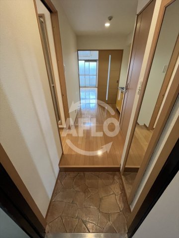 玄関　クィーンライフ勝山北　玄関