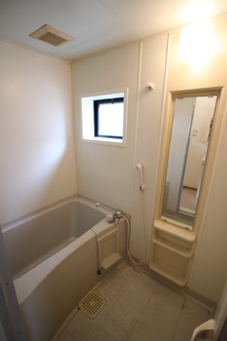 バス・シャワールーム　※別部屋写真