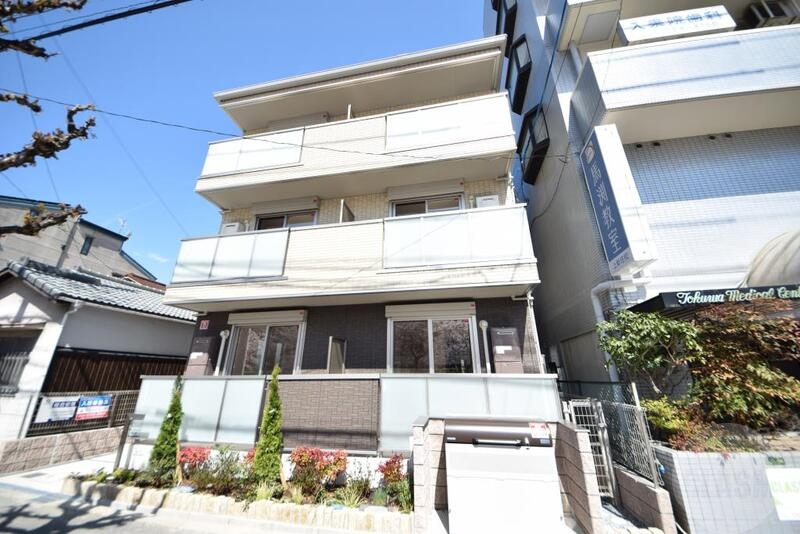 建物外観　明るい綺麗な外観