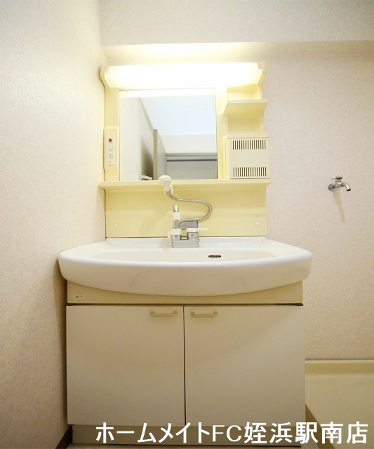 洗面設備　★シャンドレ付きの独立洗面台です♪★参考写真