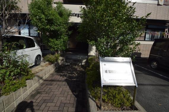 エントランス　いつもキレイに清掃されています。