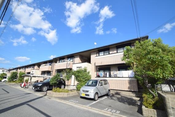 建物外観　存在感のある外観ですね。