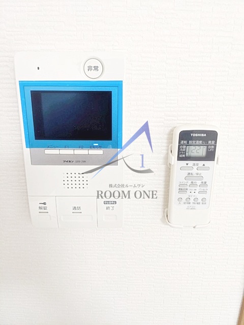 セキュリティ　モニター付きインターホンです。