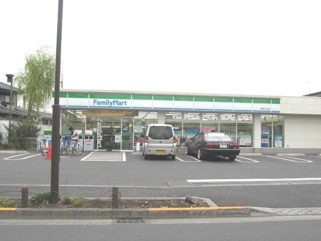 コンビニ　ファミリーマート鹿骨五丁目店（コンビニ）まで444m